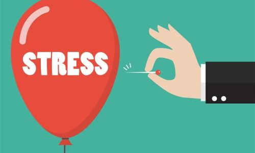 १) ताणतणाव कमी करतो